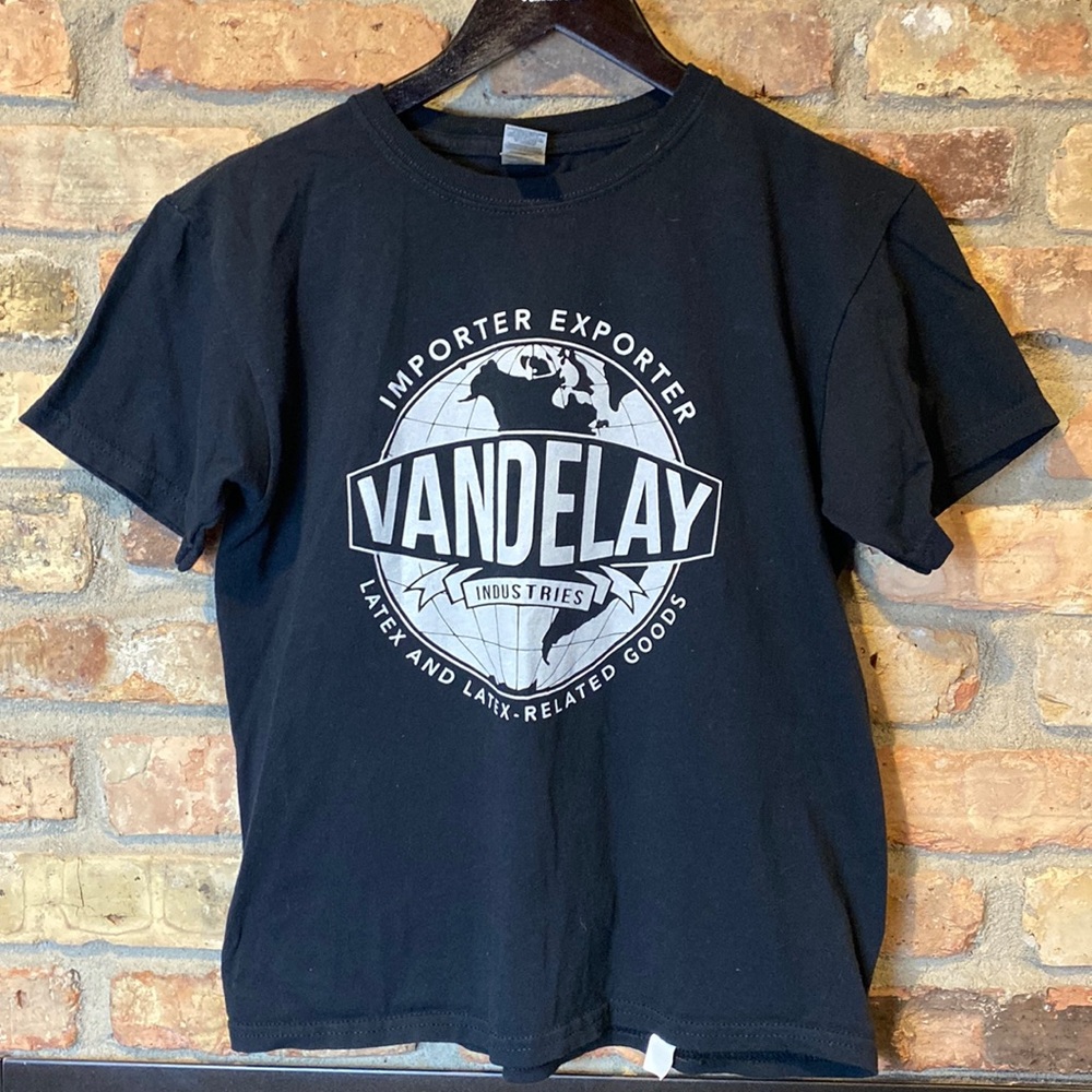 Boys youth large black graphic tee in perfect condition
